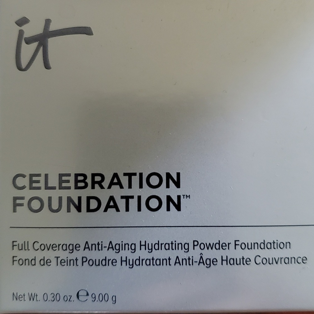It Cosmetics Celebration Foundation